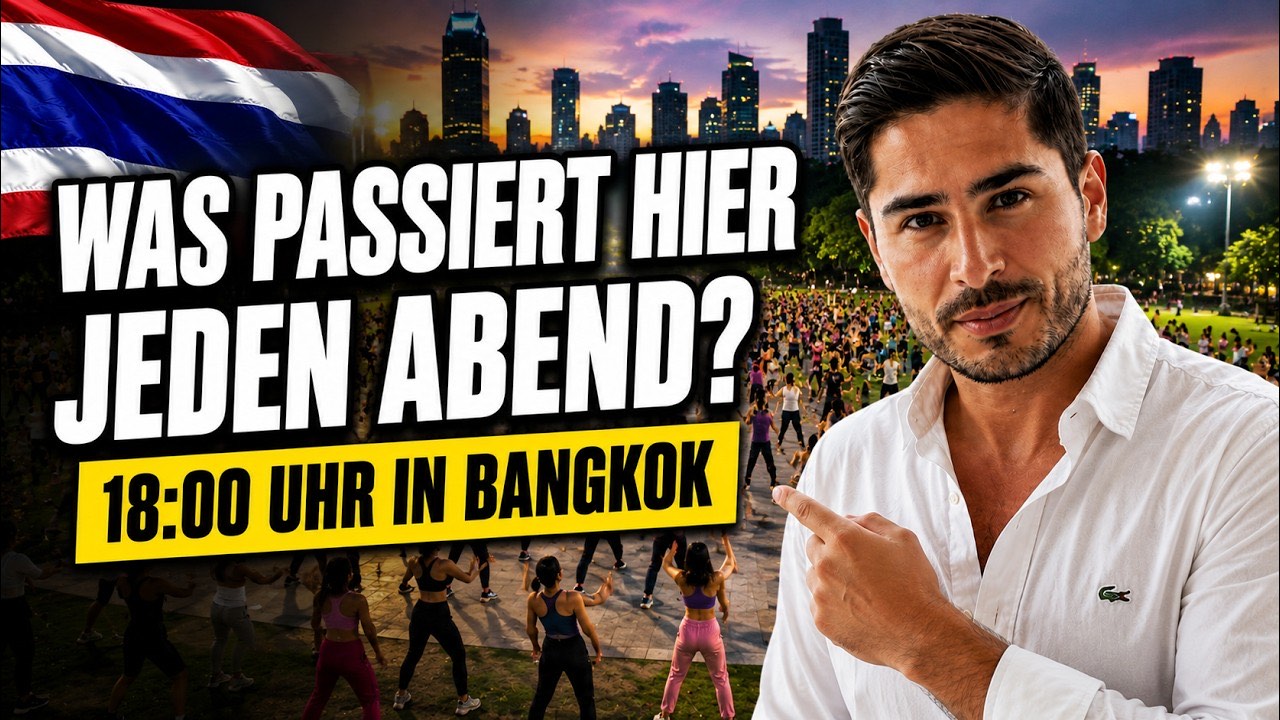 Nihat zeigt auf eine gro&szlig;e Gruppe, die abends im Lumphini Park vor der Skyline von Bangkok Aerobic tanzt, dazu der Text: Was passiert hier jeden Abend?